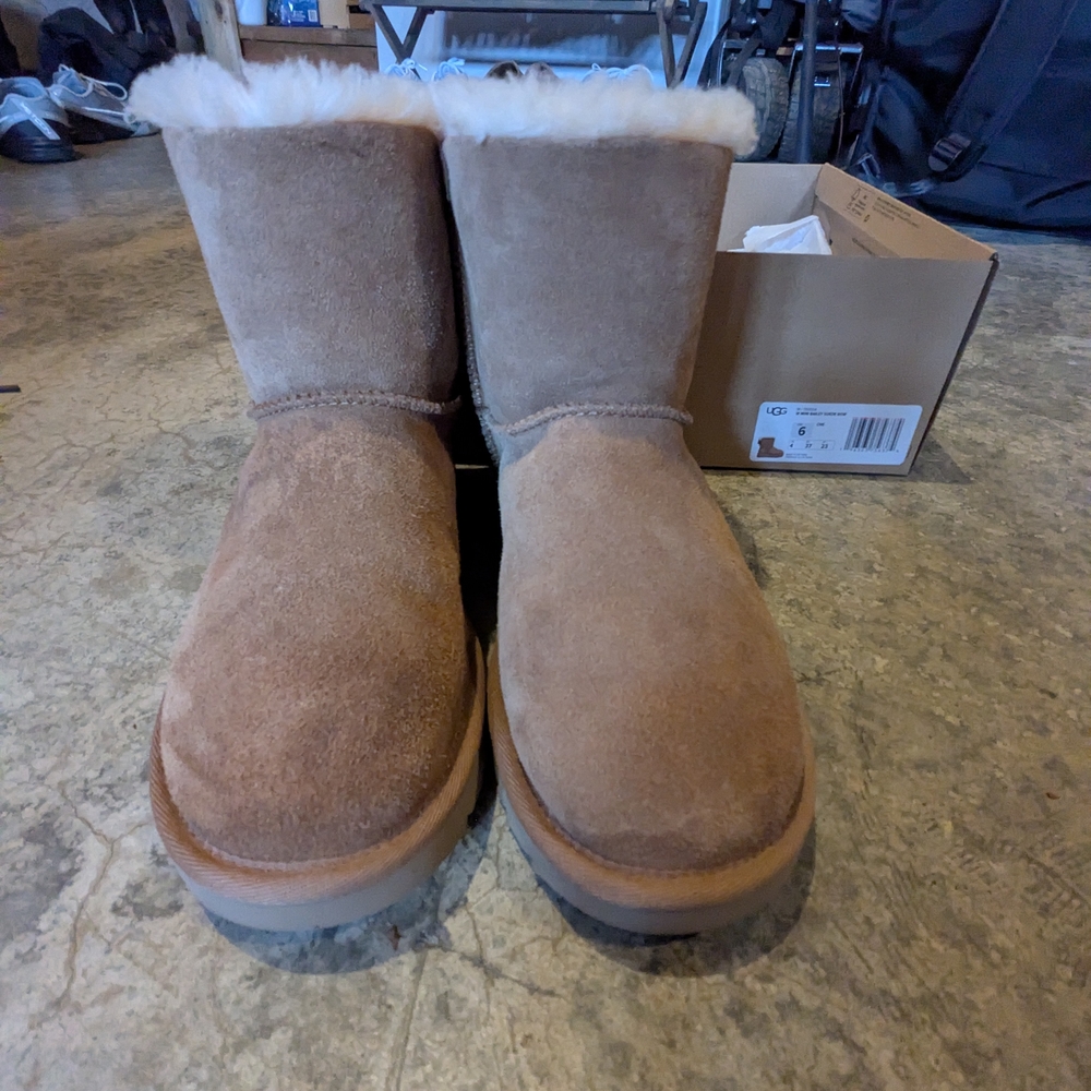 UGG Bailey Mini Suede Bow Chestnut 6